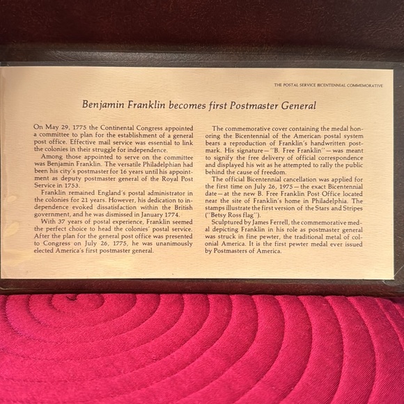 Postal Service Bicentennial Commemorative - First Postmaster Ben Frankiln Medal - Picture 5 of 8